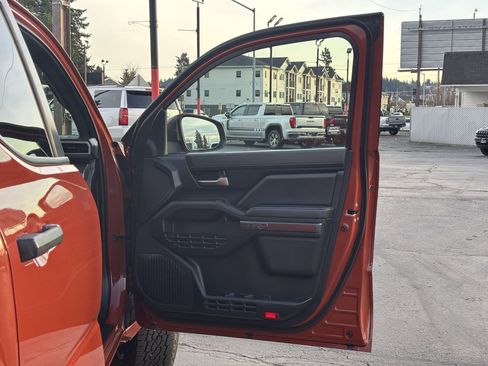 Used 2025 Toyota Tacoma TRD Off-Road image 12