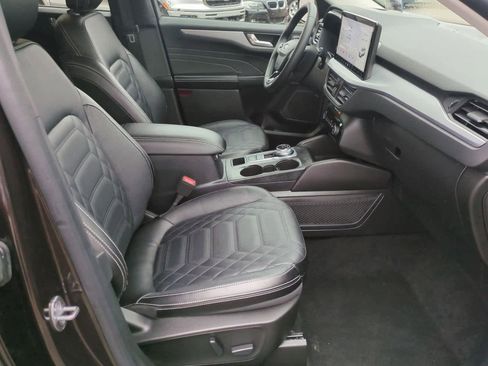 Certified 2023 Ford Escape Platinum w/ Premium Technology Package image 21
