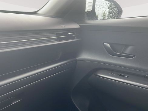 Certified 2025 Hyundai Kona SEL AWD/4WD image 35