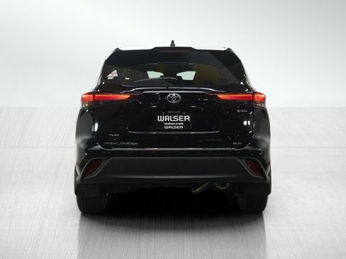 Used 2025 Toyota Highlander XLE image 4