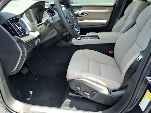New 2026 Volvo XC90 B5 Plus w/ Protection Package Premier AWD/4WD image 15