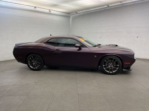 Certified 2022 Dodge Challenger R/T Scat Pack w/ Shaker Package RWD image 4