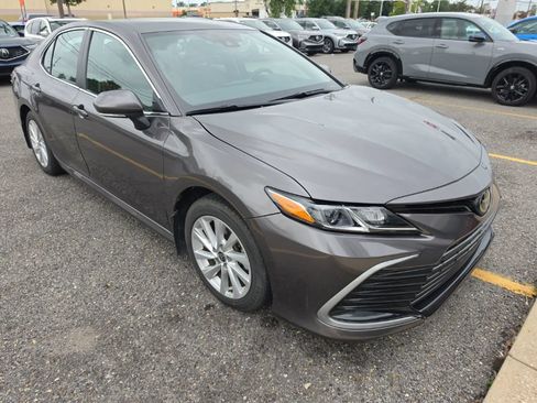 Used 2024 Toyota Camry LE w/ Convenience Package FWD image 3