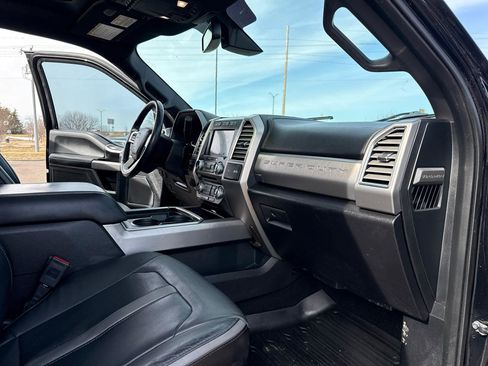 Used 2018 Ford F250 Platinum w/ Platinum Ultimate Package AWD/4WD image 31