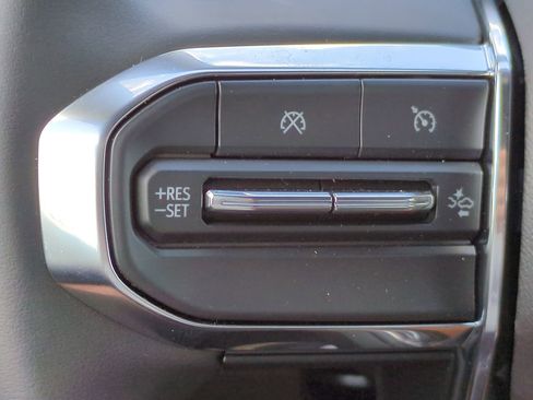 New 2025 GMC Canyon Elevation w/ Convenience Package image 33