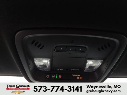 Used 2023 Chevrolet Traverse LT AWD/4WD image 24