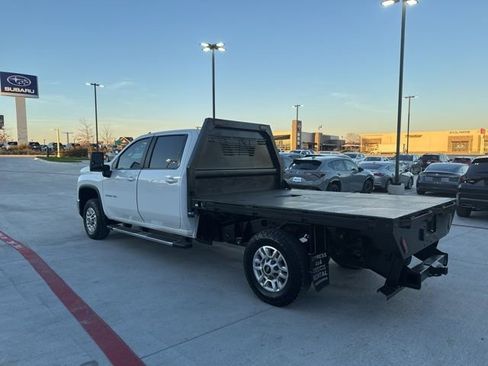 Used 2024 Chevrolet Silverado 2500 LT w/ Convenience Package image 3