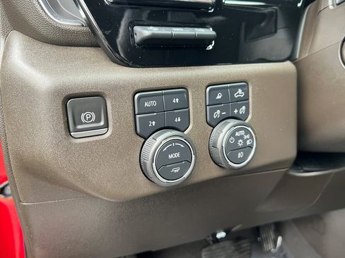 Used 2023 Chevrolet Silverado 1500 LTZ image 34