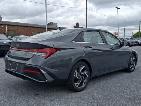 Certified 2024 Hyundai Elantra SEL w/ Convenience Package FWD image 4
