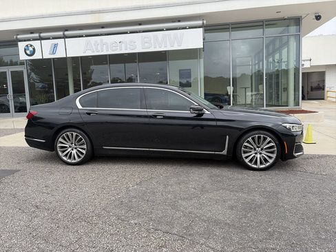Used 2022 BMW 750i xDrive w/ Executive Package AWD/4WD image 9