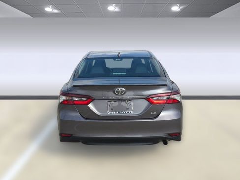 Used 2024 Toyota Camry LE image 9