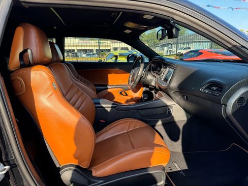 Used 2019 Dodge Challenger SRT Hellcat Redeye image 24