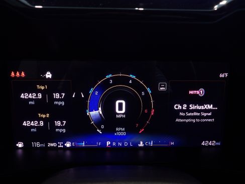 Used 2024 Chevrolet Colorado LT w/ LT Convenience Package III image 8