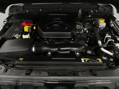 Used 2023 Jeep Wrangler Unlimited Sport image 12