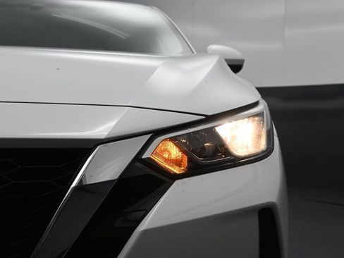 Used 2021 Nissan Sentra SV FWD image 10