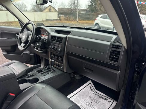 Used 2012 Jeep Liberty Sport image 18