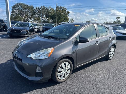 Used 2013 Toyota Prius C Two image 3