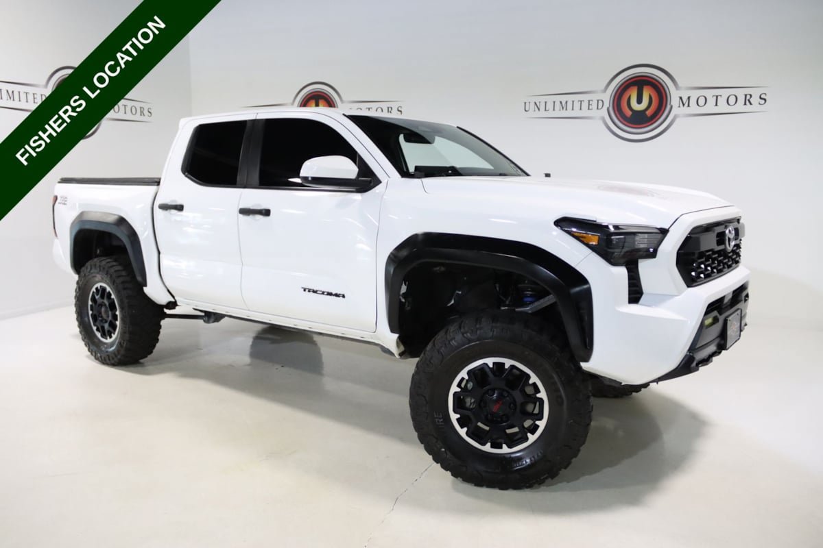 Used 2024 Toyota Tacoma TRD Off-Road AWD/4WD image 1
