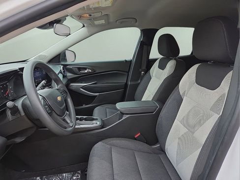 Used 2024 Chevrolet Trax LS image 24