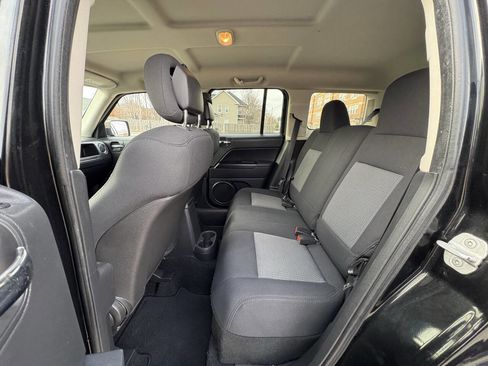 Used 2010 Jeep Patriot Latitude AWD/4WD image 27