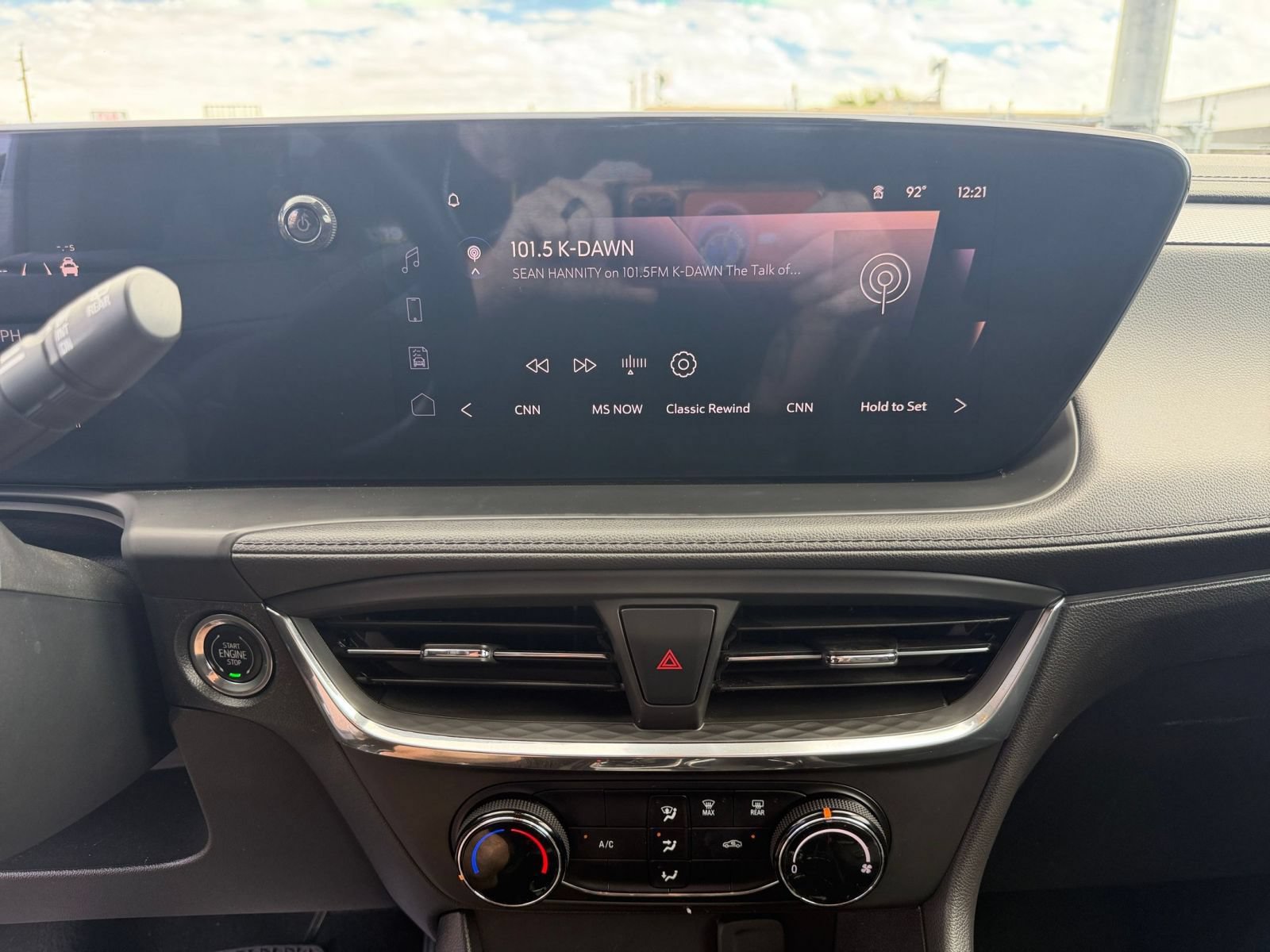 Used 2025 Buick Encore GX Preferred AWD/4WD image 16