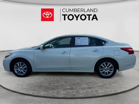 Used 2016 Nissan Altima 2.5 S w/ Power Driver Seat Package FWD image 2