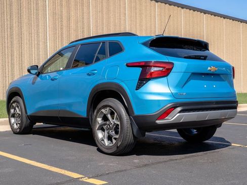 Used 2025 Chevrolet Trax LT w/ Driver Confidence Package image 7