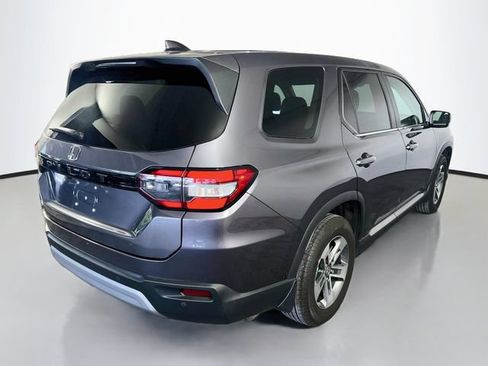 Used 2025 Honda Pilot EX-L image 8