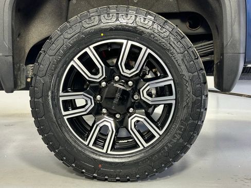 Used 2020 GMC Sierra 2500 AT4 w/ AT4 Premium Package AWD/4WD image 40