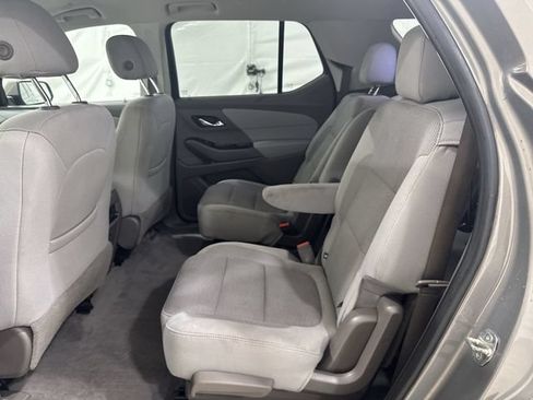 Used 2019 Chevrolet Traverse LT FWD image 25