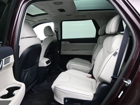 Used 2024 Hyundai Palisade Calligraphy image 30