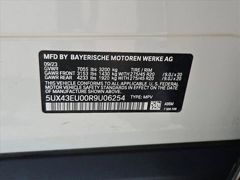 Used 2024 BMW X5 xDrive50e w/ Parking Assistance Package AWD/4WD image 25