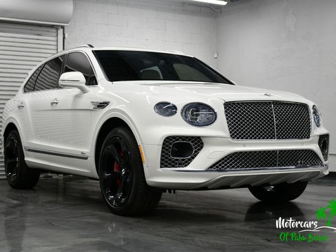 Used 2023 Bentley Bentayga AWD/4WD image 24
