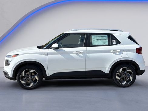 New 2026 Hyundai Venue SEL FWD image 7