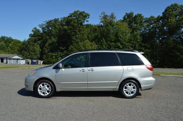 Used 2004 Toyota Sienna XLE Limited w/ Limited Pkg 5 FWD image 64