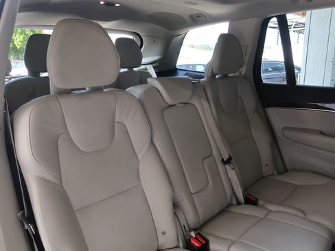 Used 2017 Volvo XC90 T6 Momentum w/ Vision Package AWD/4WD image 33