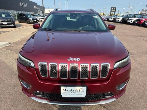 Used 2019 Jeep Cherokee Overland w/ Technology Group AWD/4WD image 2