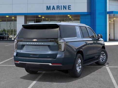 New 2026 Chevrolet Suburban LT image 4