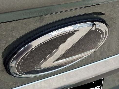 Used 2025 Lexus ES 300h w/ Premium Package FWD image 29
