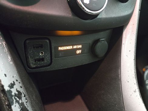 Used 2019 Chevrolet Trax LT w/ LT Convenience Package image 27