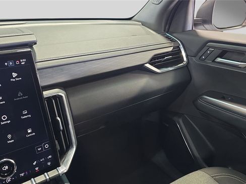 Used 2025 GMC Acadia Elevation image 22