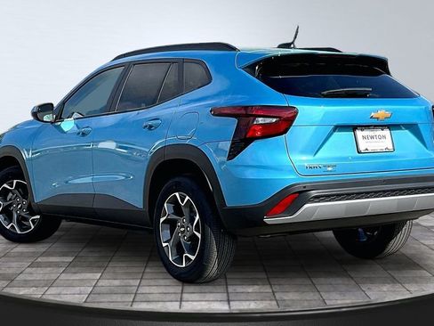 New 2026 Chevrolet Trax LT w/ Driver Confidence Package FWD image 3