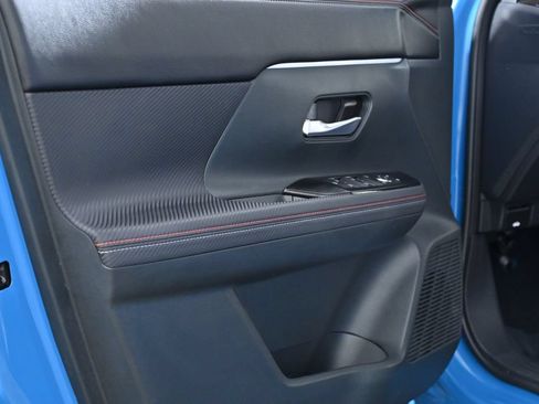 Certified 2025 Nissan Kicks SR AWD/4WD image 32