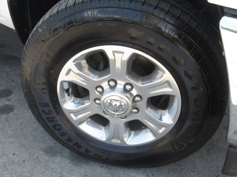 Used 2025 RAM 3500 Big Horn AWD/4WD image 4
