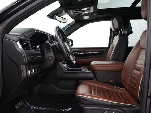 Used 2023 GMC Yukon XL Denali Ultimate w/ LPO, Floor Liner Package AWD/4WD image 25