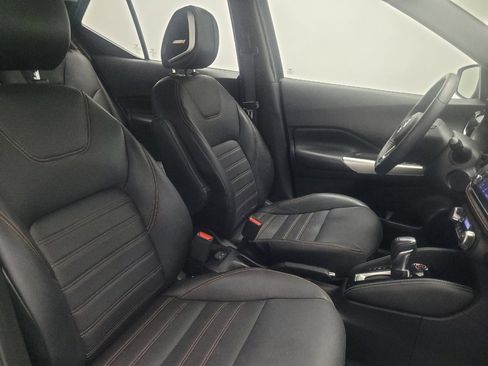 Used 2018 Nissan Kicks SR w/ Premium Package FWD image 21