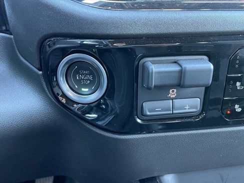 Used 2025 Chevrolet Silverado 2500 ZR2 image 15