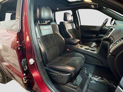 Used 2017 Jeep Grand Cherokee Trailhawk image 34