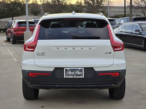 Used 2025 Volvo XC40 B5 Plus w/ Protection Package Premier image 16