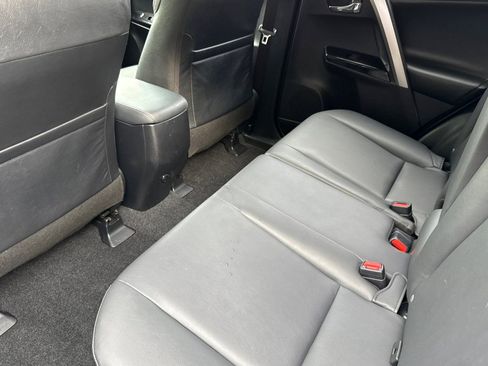 Used 2018 Toyota RAV4 Limited image 13